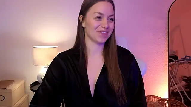 Snapshot of MilaFleur chatting on 02-14-25, 03:05 MilaFleur online show from 02-14-25, 03:05