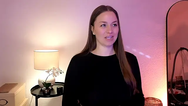 Snapshot of MilaFleur chatting on 02-25-25, 09:09 MilaFleur online show from 02-25-25, 09:09