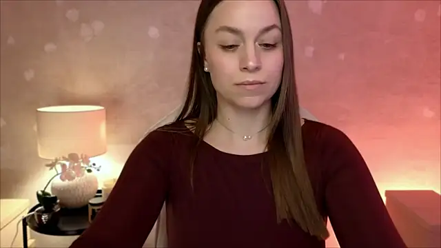 Snapshot of MilaFleur chatting on 12-17-25, 04:02 MilaFleur online show from 12-17-25, 04:02