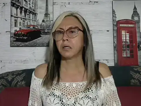 Snapshot of divahot08 chatting on 12-07-24, 06:15 divahot08 online show from 12-07-24, 06:15