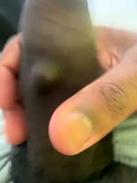 Snapshot of waakenda chatting on 12-05-25, 01:52 waakenda online show from 12-05-25, 01:52