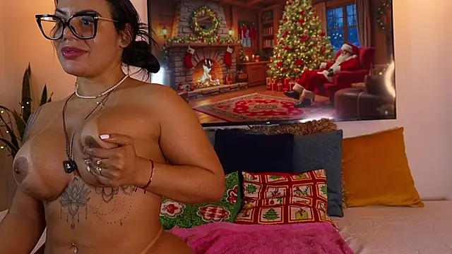 anyiled hot online show from 12-21-24, 08:18