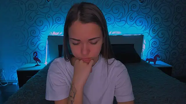 Snapshot of AlexaBarkley chatting on 12-02-24, 03:26 AlexaBarkley online show from 12-02-24, 03:26