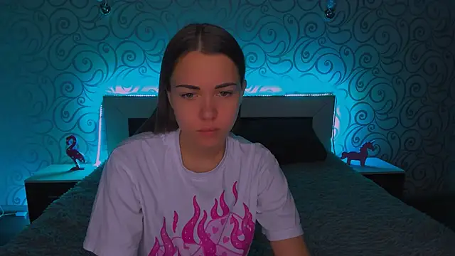 Snapshot of AlexaBarkley chatting on 12-06-24, 03:19 AlexaBarkley online show from 12-06-24, 03:19