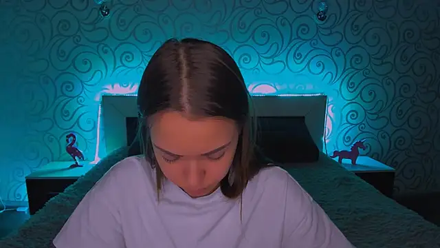 Snapshot of AlexaBarkley chatting on 12-16-24, 03:19 AlexaBarkley online show from 12-16-24, 03:19