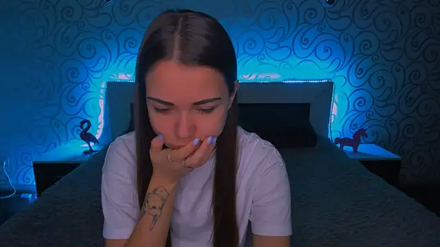 Snapshot of AlexaBarkley chatting on 12-22-24, 03:22 AlexaBarkley online show from 12-22-24, 03:22