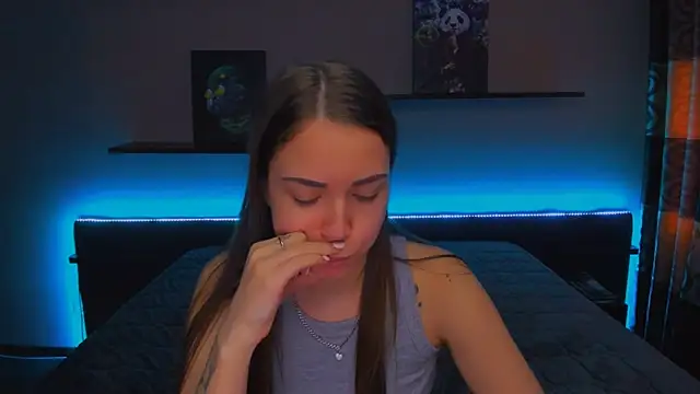 Snapshot of AlexaBarkley chatting on 02-17-25, 06:31 AlexaBarkley online show from 02-17-25, 06:31