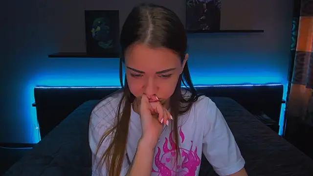 Snapshot of AlexaBarkley chatting on 02-20-25, 06:17 AlexaBarkley online show from 02-20-25, 06:17