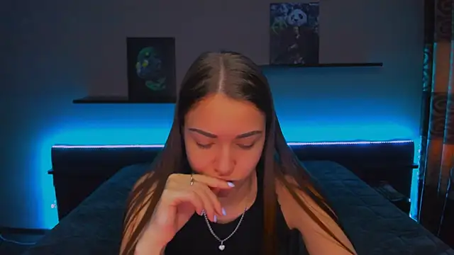 Snapshot of AlexaBarkley chatting on 03-18-25, 06:14 AlexaBarkley online show from 03-18-25, 06:14