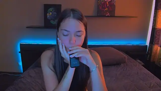 Snapshot of AlexaBarkley chatting on 09-19-25, 12:34 AlexaBarkley online show from 09-19-25, 12:34