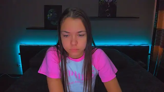 Snapshot of AlexaBarkley chatting on 10-08-25, 12:30 AlexaBarkley online show from 10-08-25, 12:30