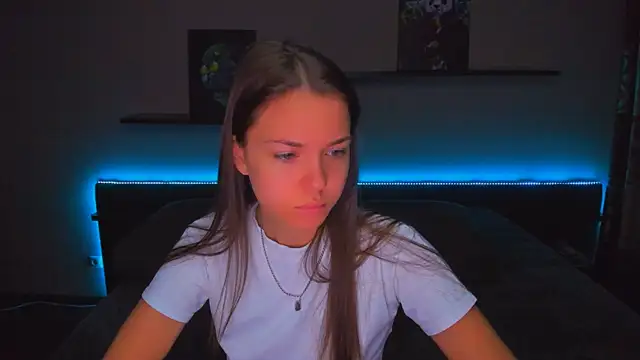 Snapshot of AlexaBarkley chatting on 10-24-25, 12:19 AlexaBarkley online show from 10-24-25, 12:19