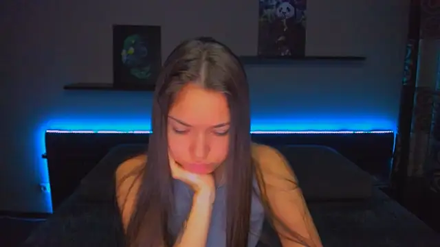 Snapshot of AlexaBarkley chatting on 10-28-25, 12:25 AlexaBarkley online show from 10-28-25, 12:25