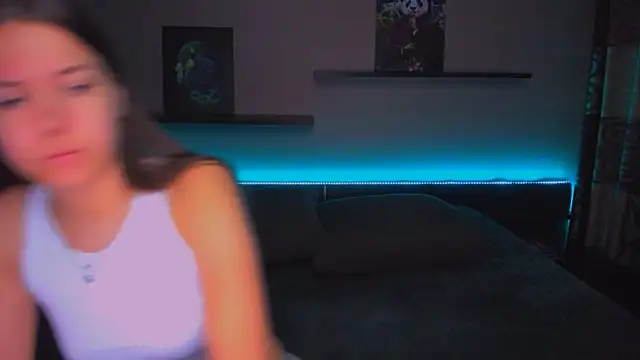 Snapshot of AlexaBarkley chatting on 11-10-25, 12:20 AlexaBarkley online show from 11-10-25, 12:20