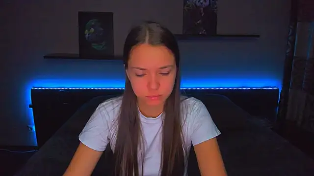 Snapshot of AlexaBarkley chatting on 11-12-25, 12:11 AlexaBarkley online show from 11-12-25, 12:11