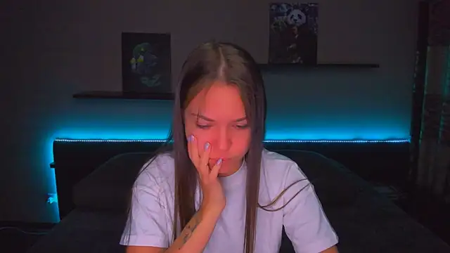 Snapshot of AlexaBarkley chatting on 12-18-25, 12:17 AlexaBarkley online show from 12-18-25, 12:17