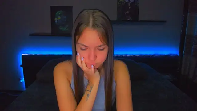 Snapshot of AlexaBarkley chatting on 12-19-25, 12:17 AlexaBarkley online show from 12-19-25, 12:17