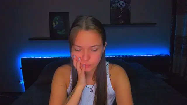 Snapshot of AlexaBarkley chatting on 12-22-25, 12:18 AlexaBarkley online show from 12-22-25, 12:18