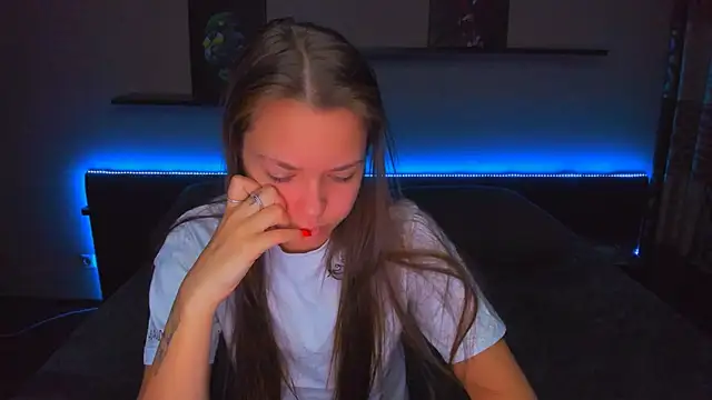 Snapshot of AlexaBarkley chatting on 01-08-26, 12:35 AlexaBarkley online show from 01-08-26, 12:35