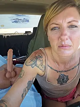 SheIsSomething online show from 10-15-25, 09:59