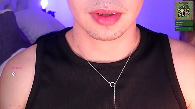 Snapshot of juanes_chris chatting on 10-22-25, 12:55 juanes chris online show from 10-22-25, 12:55