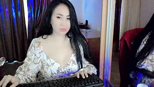 Snapshot of AsianQueens chatting on 02-28-25, 02:31 AsianQueens online show from 02-28-25, 02:31