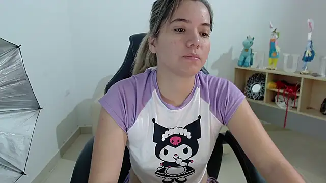 Snapshot of Gretten_wright chatting on 12-14-24, 01:05 Gretten wright online show from 12-14-24, 01:05