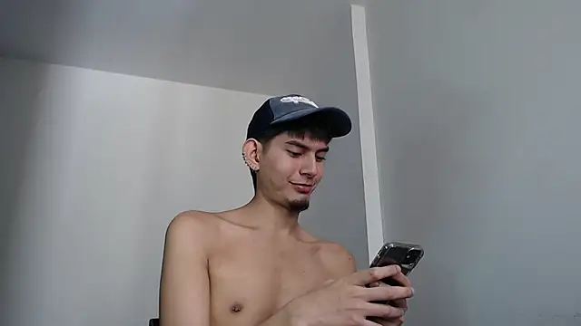 Snapshot of imdavo23 chatting on 10-01-25, 05:08 imdavo23 online show from 10-01-25, 05:08