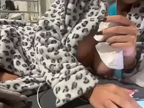 Snapshot of tbaexoxox chatting on 09-22-25, 02:13 tbaexoxox online show from 09-22-25, 02:13