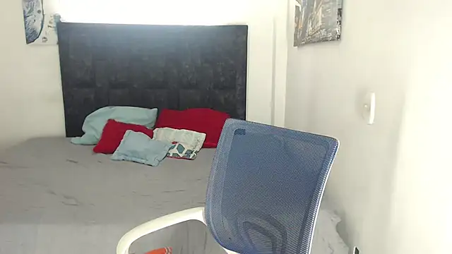 yeli xxx online show from 07-08-26, 06:34