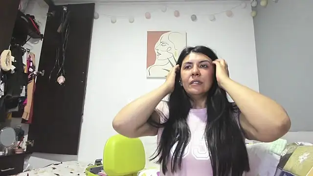 aisha latina online show from 12-06-24, 12:02