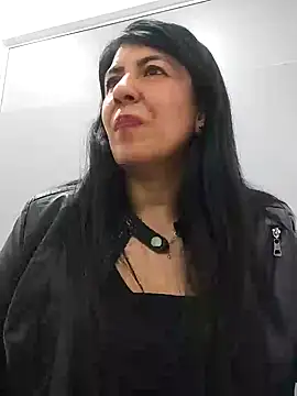 aisha latina online show from 02-04-25, 05:34