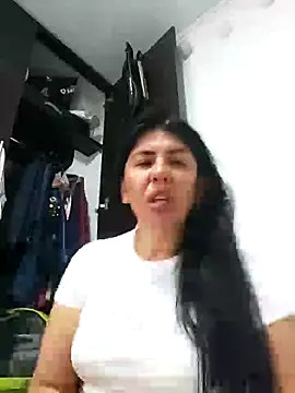 aisha latina online show from 02-06-25, 02:37