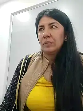 aisha latina online show from 02-11-25, 05:40