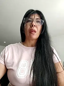 aisha latina online show from 12-03-25, 03:32