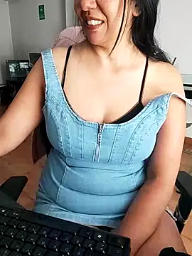 aisha latina online show from 03-03-26, 02:34