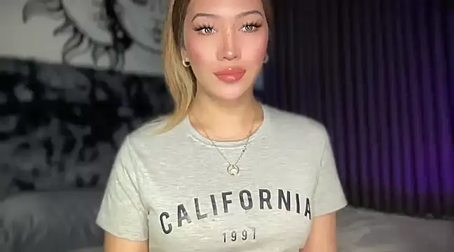 Snapshot of Jasmine_Elcock chatting on 02-12-25, 01:16 Jasmine Elcock online show from 02-12-25, 01:16