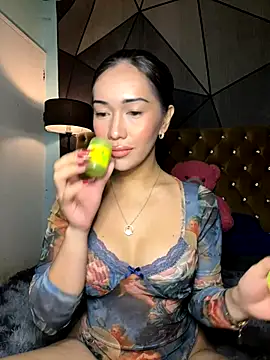 Snapshot of Jasmine_Elcock chatting on 10-04-25, 08:01 Jasmine Elcock online show from 10-04-25, 08:01