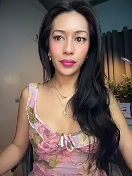 Snapshot of Jasmine_Elcock chatting on 06-10-26, 05:01 Jasmine Elcock online show from 06-10-26, 05:01