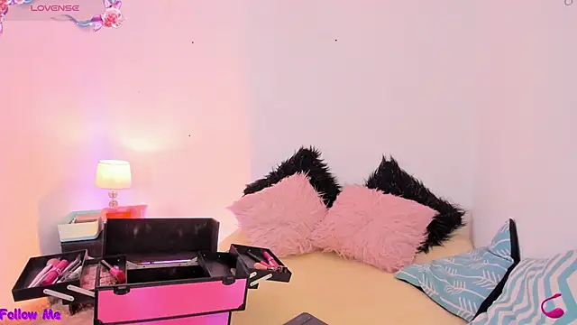 SophieRossi online show from 11-11-25, 04:12