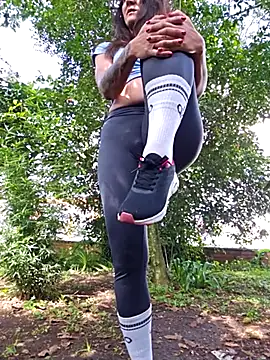 Snapshot of Yuky_ta chatting on 02-23-25, 02:46 Yuky ta online show from 02-23-25, 02:46