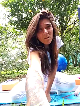 Snapshot of Yuky_ta chatting on 11-23-25, 05:02 Yuky ta online show from 11-23-25, 05:02