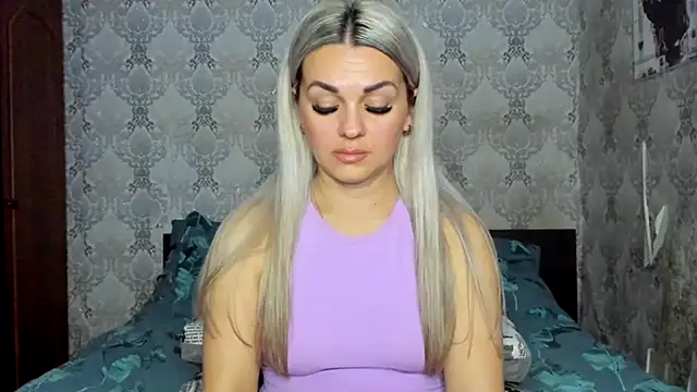 NicoletMoore online show from 01-13-25, 11:27