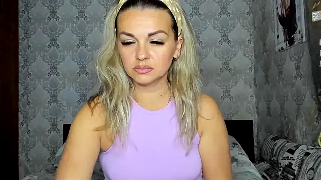 NicoletMoore online show from 09-22-25, 07:16