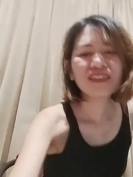 Snapshot of Little_suzy5 chatting on 02-19-25, 06:10 Little suzy5 online show from 02-19-25, 06:10