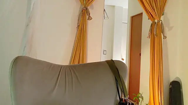 magali 19 online show from 06-24-26, 12:53