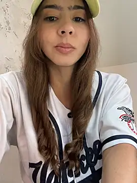 Snapshot of RouseColins chatting on 01-16-26, 09:41 RouseColins online show from 01-16-26, 09:41