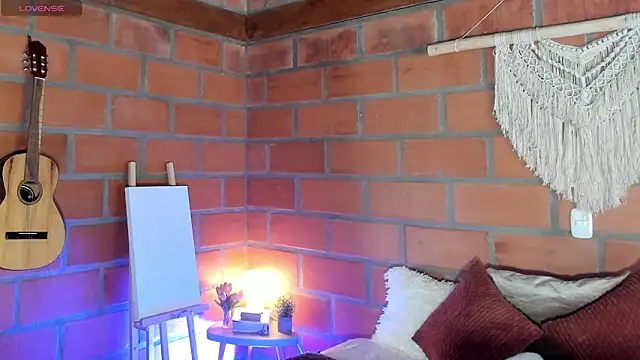 Snapshot of RouseColins chatting on 02-10-26, 09:41 RouseColins online show from 02-10-26, 09:41