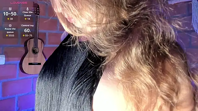 Snapshot of RouseColins chatting on 02-12-26, 10:27 RouseColins online show from 02-12-26, 10:27