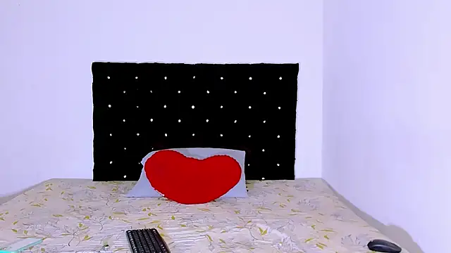 Snapshot of valen_colombian69 chatting on 01-17-25, 05:21 valen colombian69 online show from 01-17-25, 05:21